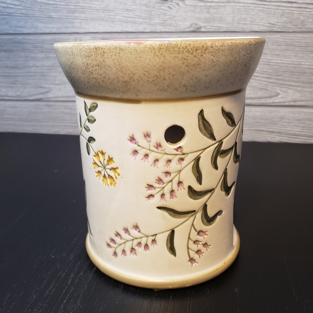 Exclusive Yankee Candle Tea Light Wax Warmer #1018661 Wild Flower